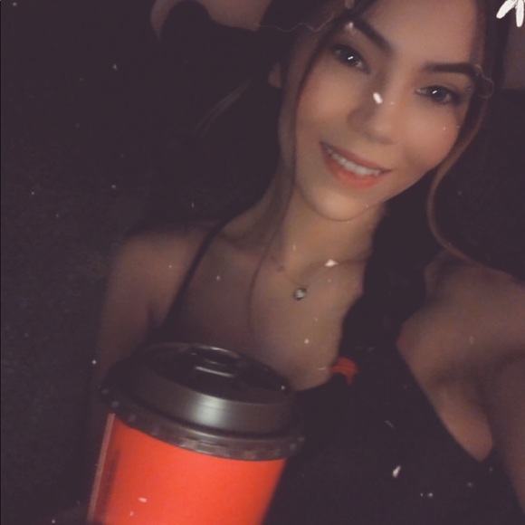 Meet your Posher, Ashley - Picture 1 of 1